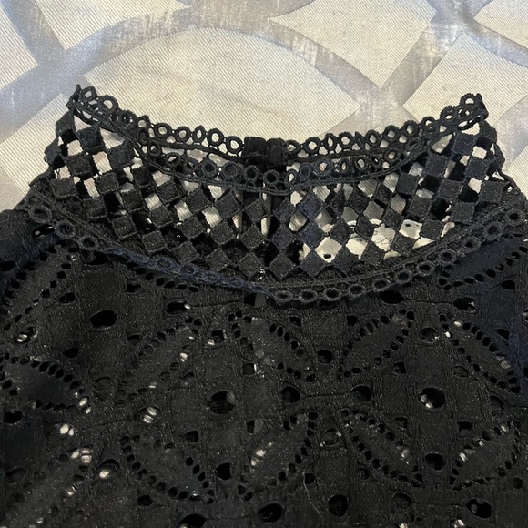 Black lace long sleeve shirt - Picture 3 of 4